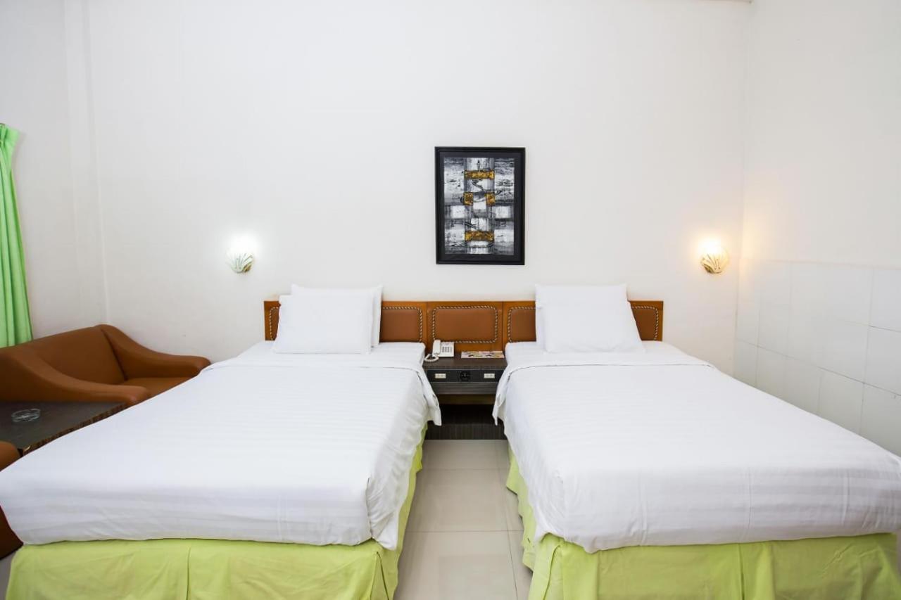 Green Garden Hotel Berastagi Zewnętrze zdjęcie