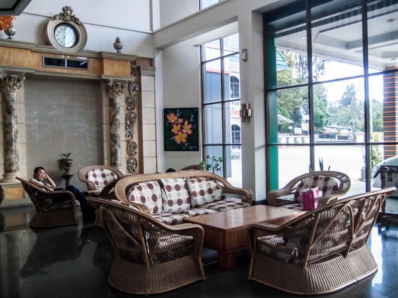 Green Garden Hotel Berastagi Zewnętrze zdjęcie